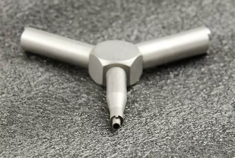 ELEMENT Magazine valve key